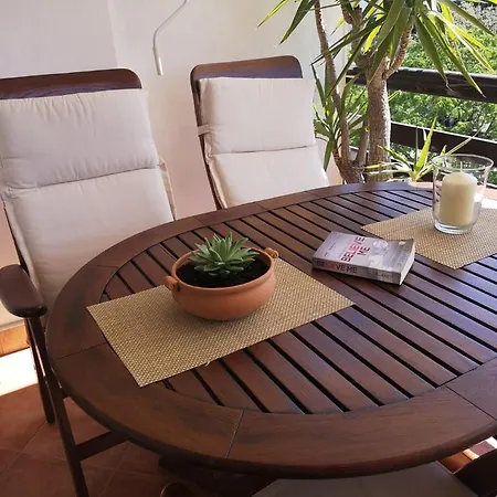 アントアナ * フヴァル